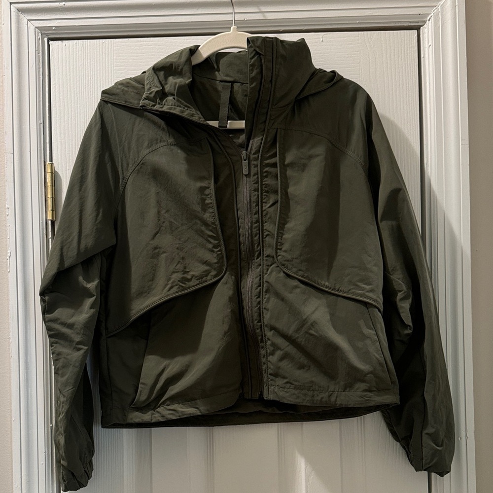 Lululemon rain jacket/windbreaker